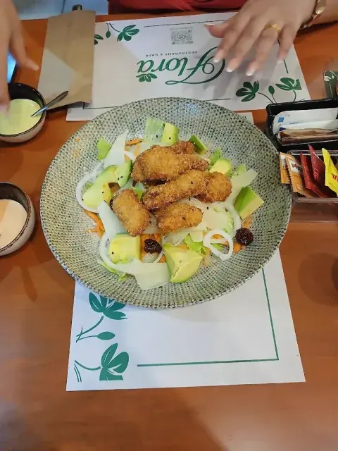 Flora Restaurant y Café