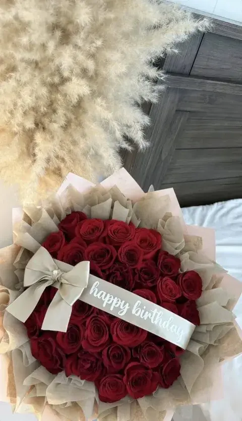 Ramos de rosas frescas — Floristería KyC