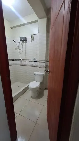 Habitación en alquiler en El Trapecio, Chimbote, con baño propio, agua caliente, luz, cable e internet incluidos