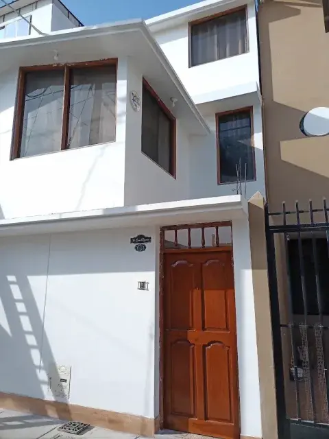 Hospedaje La Casa Blanca