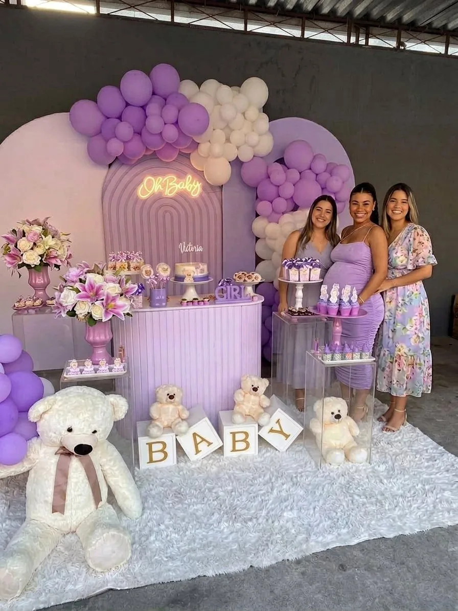 Decoración de baby shower en tonos lila