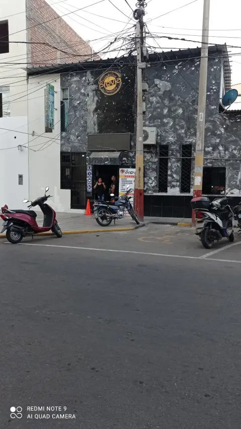 La Previa Karaoke Bar