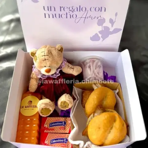Box con peluche y chocolate