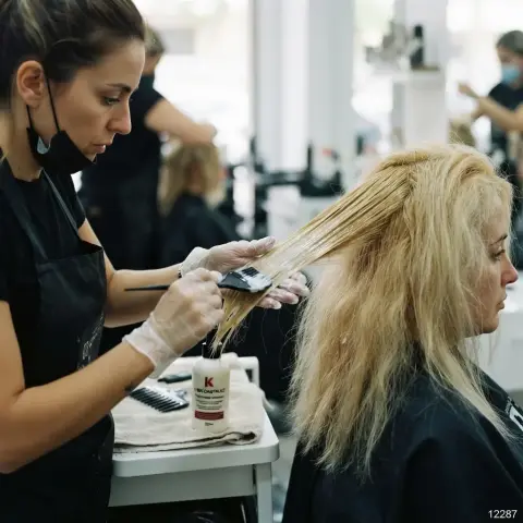 Reconstrucción de cabello maltratado por decoloración