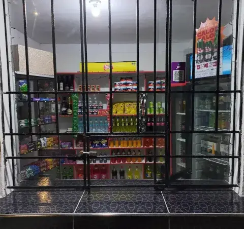 LICORERÍA BODEGA "EL BAMBINO"
