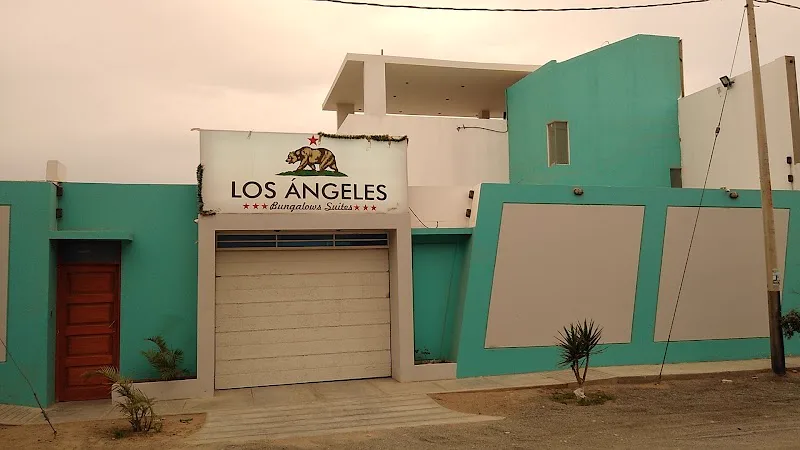 Abrir tarjeta de Los Angeles Bungalows Suites