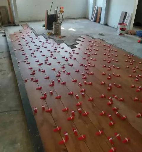 Enchapado de cerámica 45×45 en piso