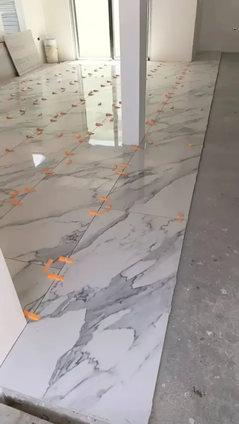 Enchapado de cerámica 45×45 en piso