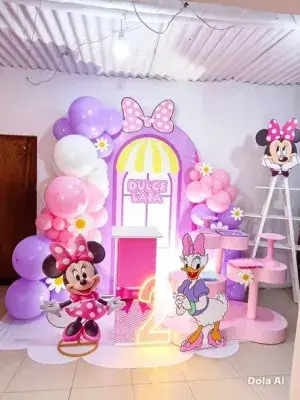 Decoración temática de Minnie Mouse para cumpleaños