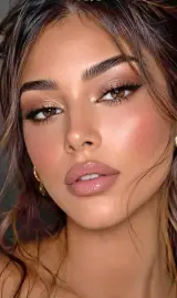 Maquillaje glow para fiesta y de noche