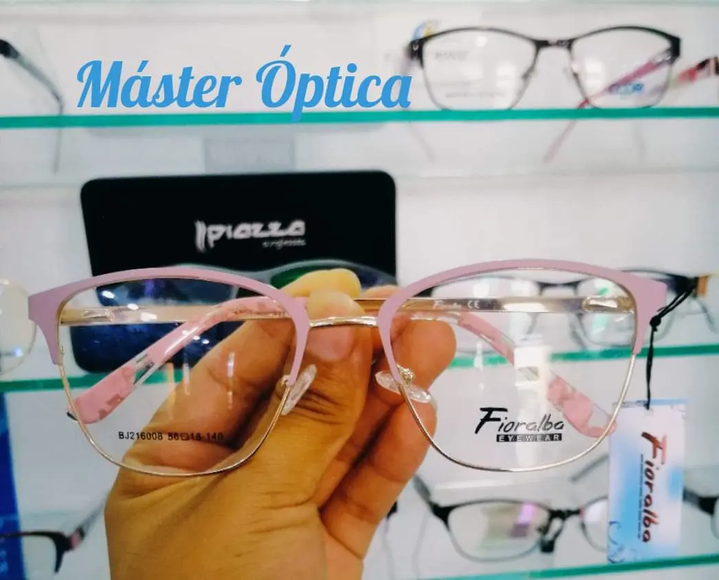 Abrir tarjeta de Máster Óptica