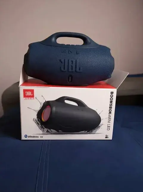 Parlante JBL Boombox 4 Mini LED