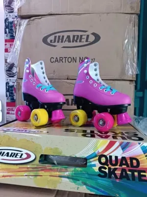 Patines Jharel rosados con ruedas amarillas y azules