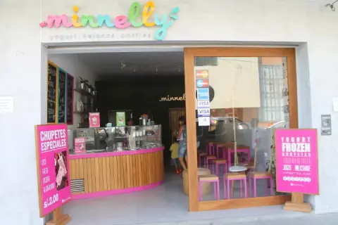 Minnelly yogurt