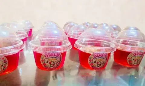 Gelatina en vaso con domo