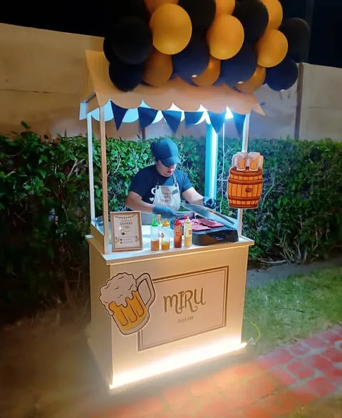Estación de snack bar con atención en vivo