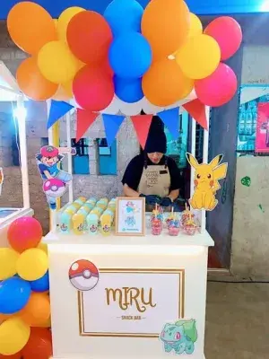 Barra de snacks y carrito de dulces para fiestas infantiles en Chimbote: pop corn, algodón de azúcar, manzanas acarameladas y decoración temática
