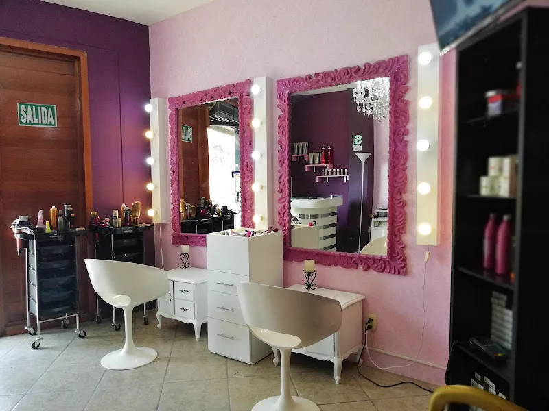 Abrir tarjeta de Mily Belleza