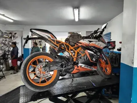 Devil's Gear taller de motocicletas