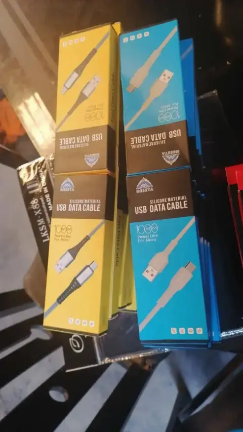 Venta de cargadores V8 y tipoC, cables USB, audífonos, memorias, USB, cargador portátil, y mas