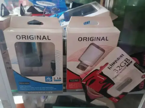 Venta de cargadores, cables USB, audífonos, USB, memorias, etc