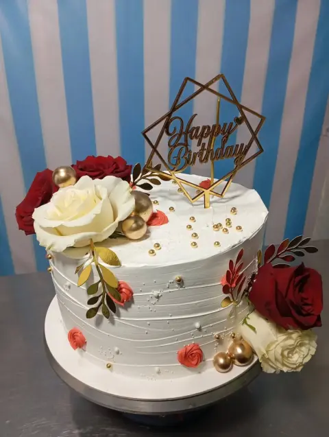 Tortas personalizadas, temáticas infantiles, de fútbol, de boda y bautizo, cheesecake de fresa, postres y mini tortas artesanales hechas en casa en Chimbote