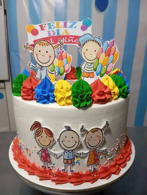 Tortas personalizadas, temáticas infantiles, de fútbol, de boda y bautizo, cheesecake de fresa, postres y mini tortas artesanales hechas en casa en Chimbote