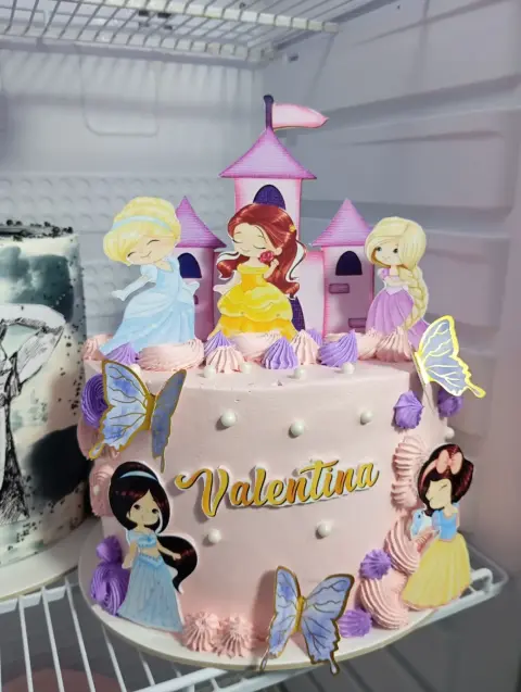 Tortas personalizadas, temáticas infantiles, de fútbol, de boda y bautizo, cheesecake de fresa, postres y mini tortas artesanales hechas en casa en Chimbote