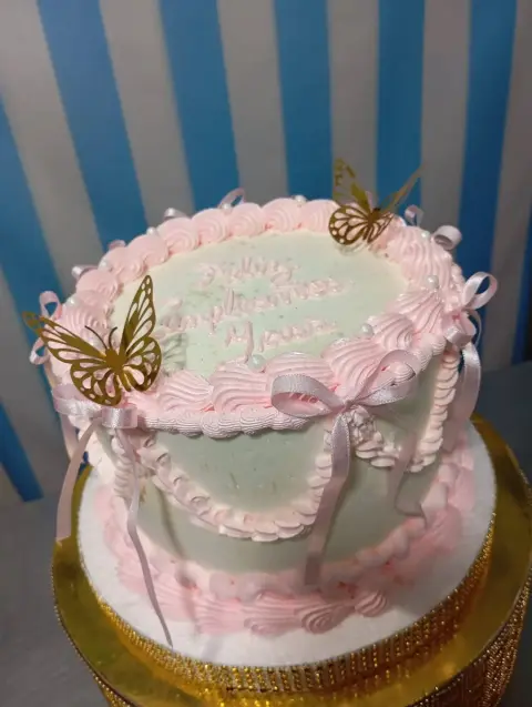 Tortas personalizadas, temáticas infantiles, de fútbol, de boda y bautizo, cheesecake de fresa, postres y mini tortas artesanales hechas en casa en Chimbote