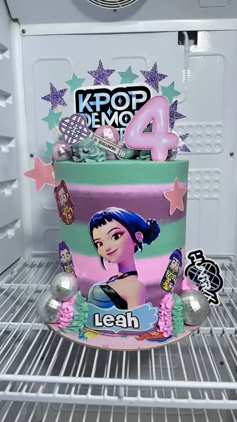 Torta de quinceaños con corona
