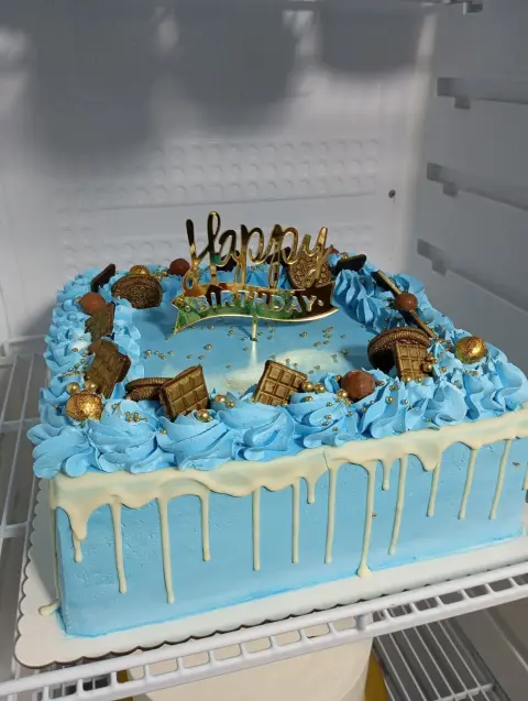 Tortas personalizadas, temáticas infantiles, de fútbol, de boda y bautizo, cheesecake de fresa, postres y mini tortas artesanales hechas en casa en Chimbote