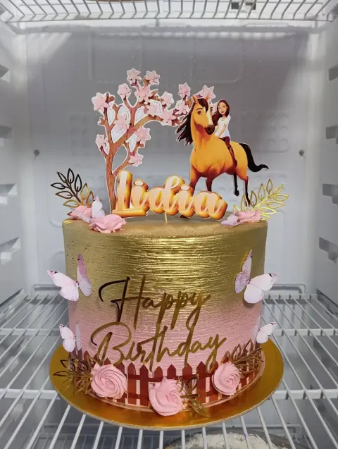 Tortas personalizadas, temáticas infantiles, de fútbol, de boda y bautizo, cheesecake de fresa, postres y mini tortas artesanales hechas en casa en Chimbote