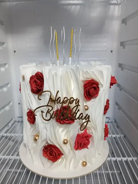 Tortas personalizadas, temáticas infantiles, de fútbol, de boda y bautizo, cheesecake de fresa, postres y mini tortas artesanales hechas en casa en Chimbote