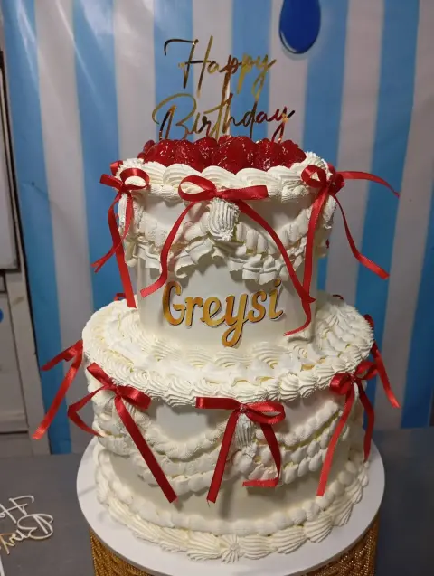 Tortas personalizadas, temáticas infantiles, de fútbol, de boda y bautizo, cheesecake de fresa, postres y mini tortas artesanales hechas en casa en Chimbote