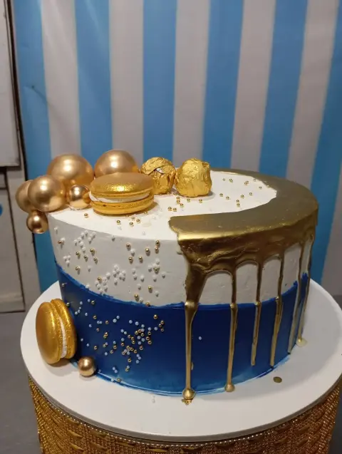 Tortas personalizadas, temáticas infantiles, de fútbol, de boda y bautizo, cheesecake de fresa, postres y mini tortas artesanales hechas en casa en Chimbote