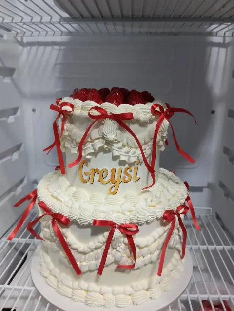 Tortas personalizadas, temáticas infantiles, de fútbol, de boda y bautizo, cheesecake de fresa, postres y mini tortas artesanales hechas en casa en Chimbote