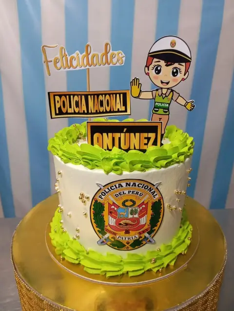 Tortas personalizadas, temáticas infantiles, de fútbol, de boda y bautizo, cheesecake de fresa, postres y mini tortas artesanales hechas en casa en Chimbote