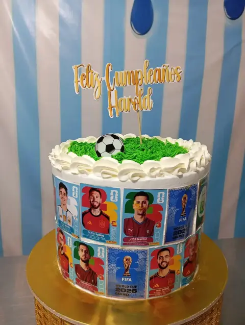Tortas personalizadas, temáticas infantiles, de fútbol, de boda y bautizo, cheesecake de fresa, postres y mini tortas artesanales hechas en casa en Chimbote