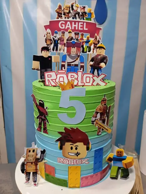 Tortas personalizadas, temáticas infantiles, de fútbol, de boda y bautizo, cheesecake de fresa, postres y mini tortas artesanales hechas en casa en Chimbote
