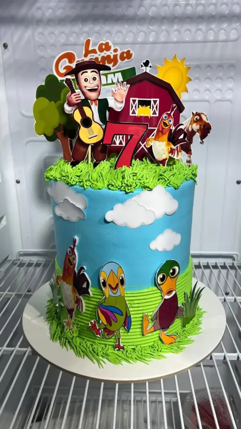 Tortas personalizadas, temáticas infantiles, de fútbol, de boda y bautizo, cheesecake de fresa, postres y mini tortas artesanales hechas en casa en Chimbote