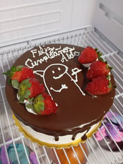 Tortas personalizadas, temáticas infantiles, de fútbol, de boda y bautizo, cheesecake de fresa, postres y mini tortas artesanales hechas en casa en Chimbote