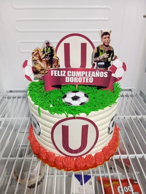 Tortas personalizadas, temáticas infantiles, de fútbol, de boda y bautizo, cheesecake de fresa, postres y mini tortas artesanales hechas en casa en Chimbote