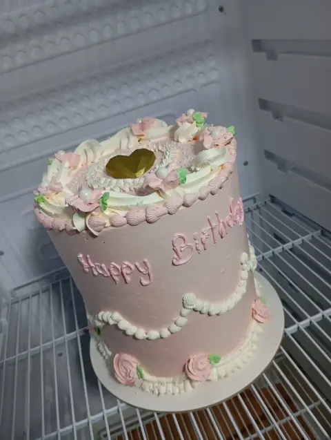 Tortas personalizadas, temáticas infantiles, de fútbol, de boda y bautizo, cheesecake de fresa, postres y mini tortas artesanales hechas en casa en Chimbote