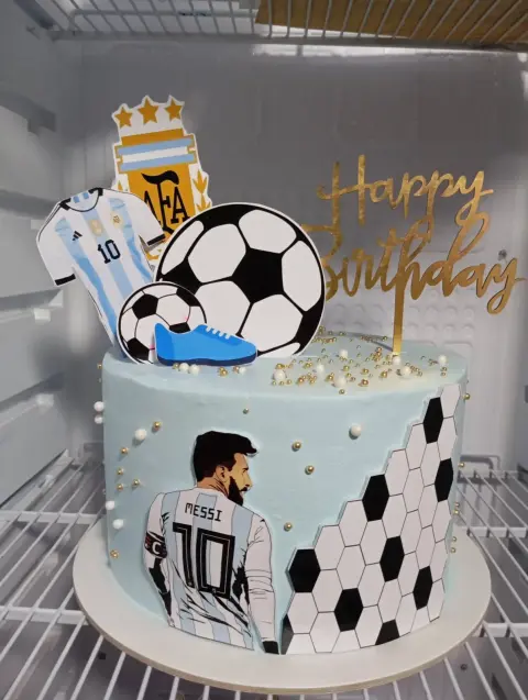 Tortas personalizadas, temáticas infantiles, de fútbol, de boda y bautizo, cheesecake de fresa, postres y mini tortas artesanales hechas en casa en Chimbote