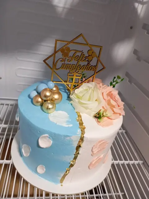 Tortas personalizadas, temáticas infantiles, de fútbol, de boda y bautizo, cheesecake de fresa, postres y mini tortas artesanales hechas en casa en Chimbote