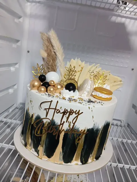 Tortas personalizadas, temáticas infantiles, de fútbol, de boda y bautizo, cheesecake de fresa, postres y mini tortas artesanales hechas en casa en Chimbote