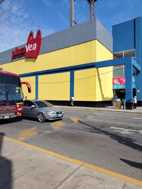 plazaVea super Chimbote