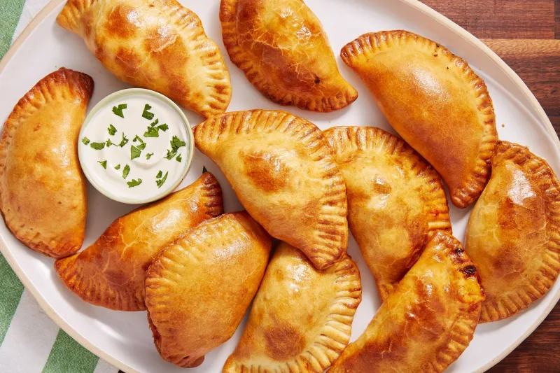Empanadas de mariscos horneadas unidad recién hechas