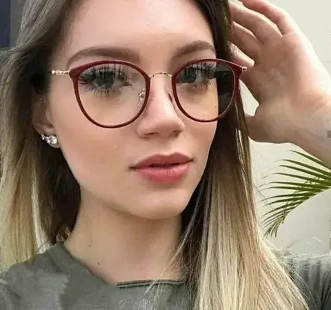 Lentes de contacto mensuales con protección UV y alta hidratación