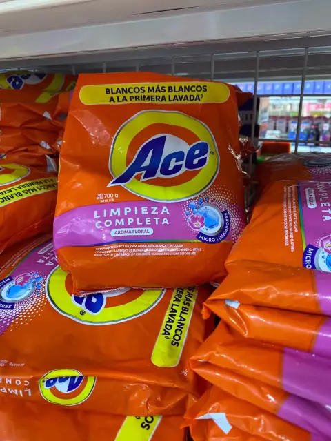 Detergente Ace en bolsa grande